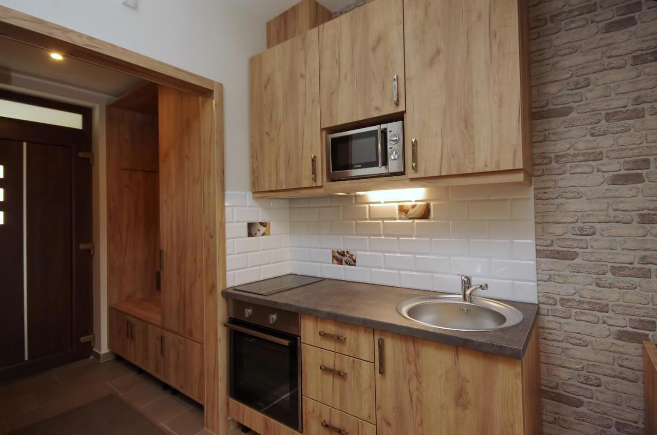 Almásy Apartmanház Gyula Exterior foto