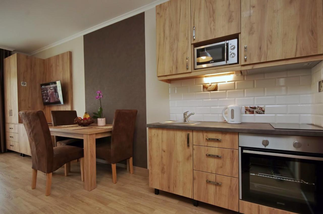Almásy Apartmanház Gyula Exterior foto