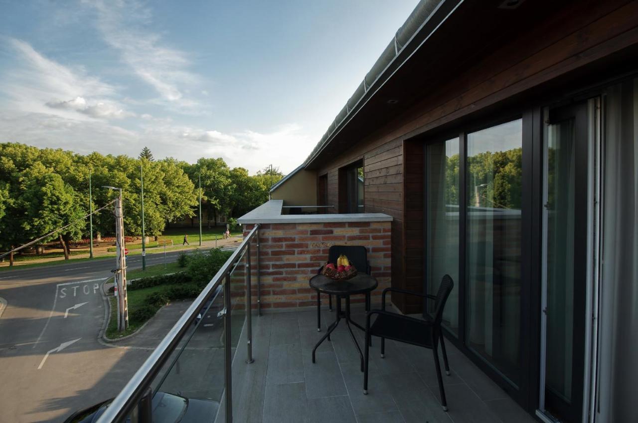 Almásy Apartmanház Gyula Exterior foto