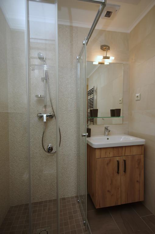 Almásy Apartmanház Gyula Exterior foto