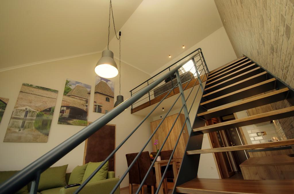 Almásy Apartmanház Gyula Exterior foto