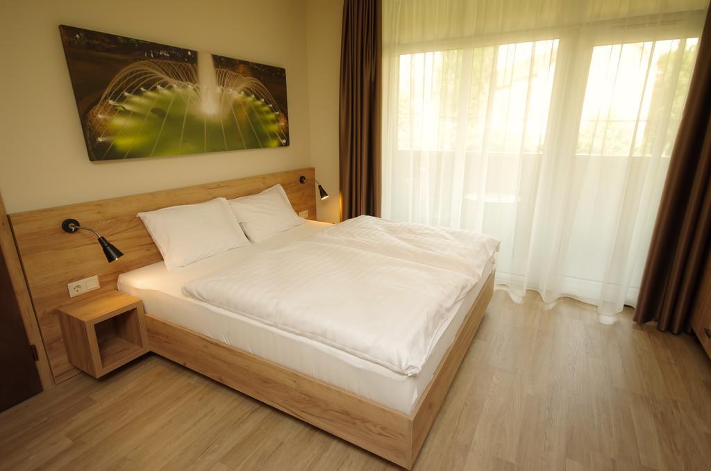 Almásy Apartmanház Gyula Exterior foto