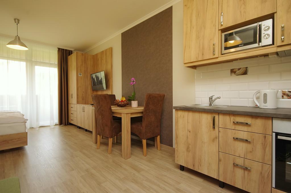 Almásy Apartmanház Gyula Exterior foto